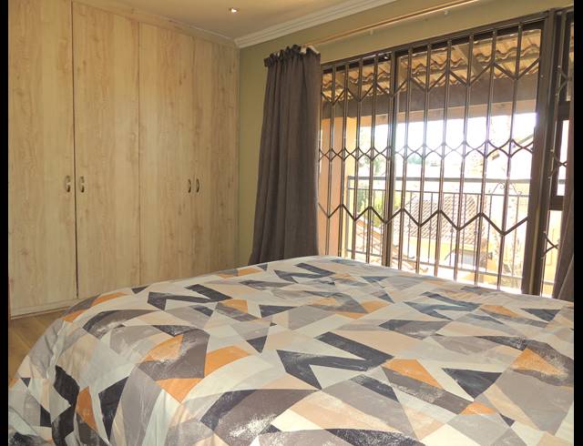 2 BEDROOM TOWNHOUSE FOR SALE IN AMOROSA